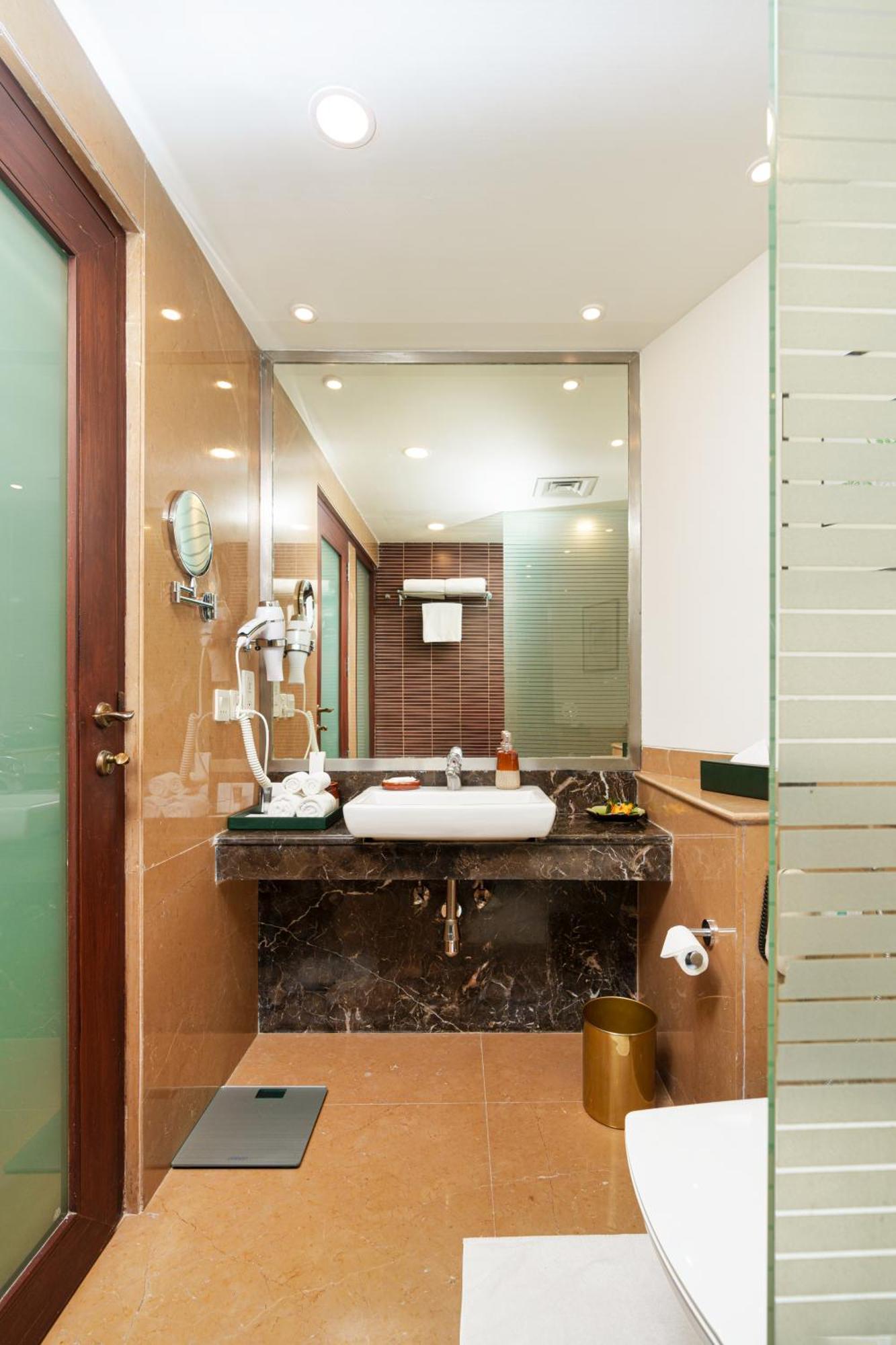 Hotel Dlf Club 5 Gurgaon Esterno foto