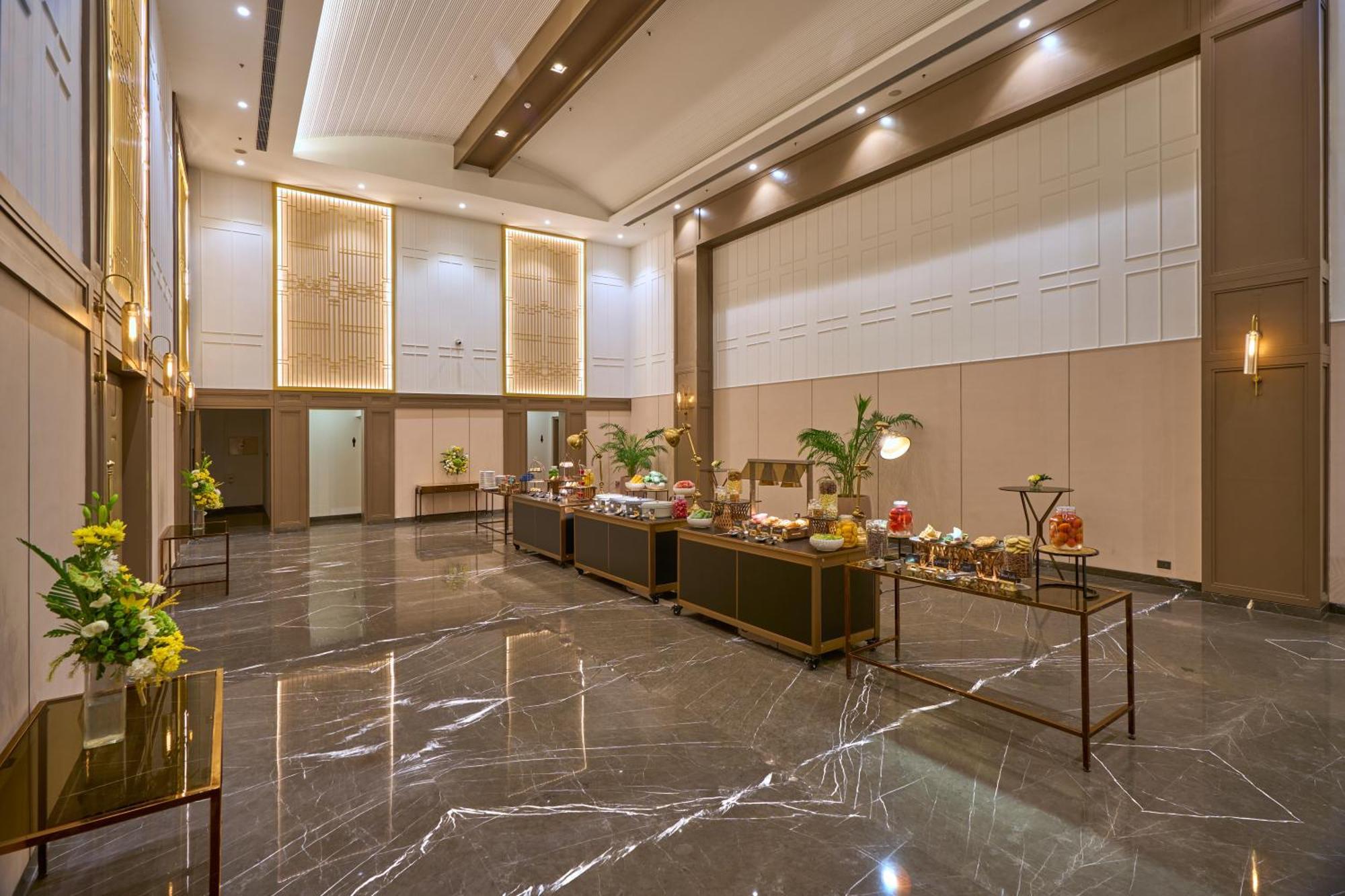 Hotel Dlf Club 5 Gurgaon Esterno foto