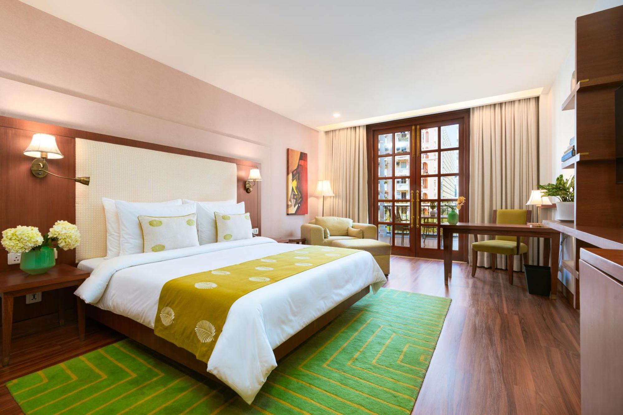 Hotel Dlf Club 5 Gurgaon Esterno foto