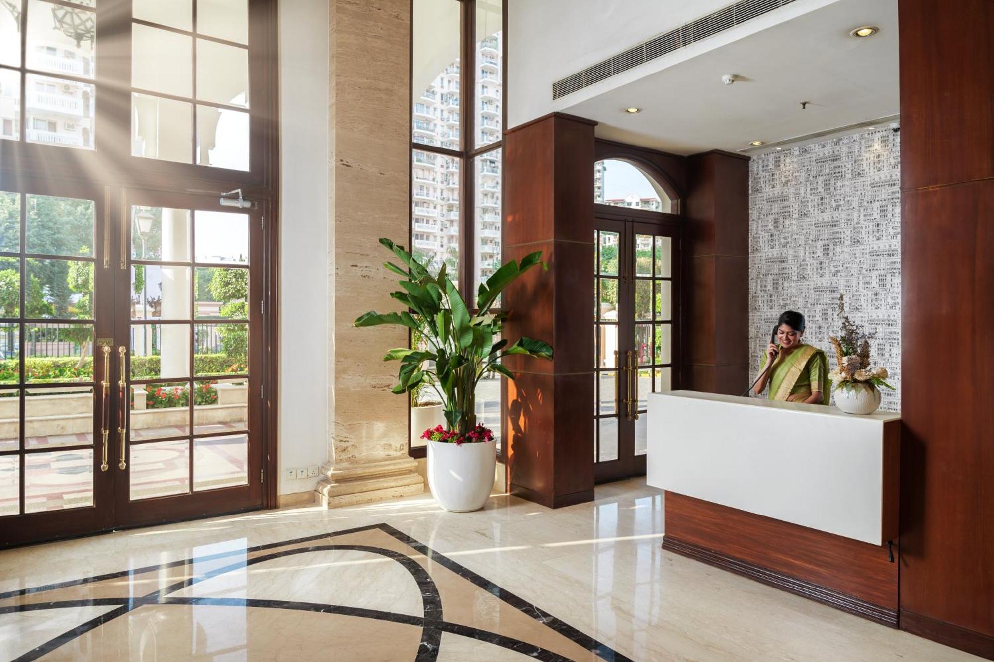 Hotel Dlf Club 5 Gurgaon Esterno foto