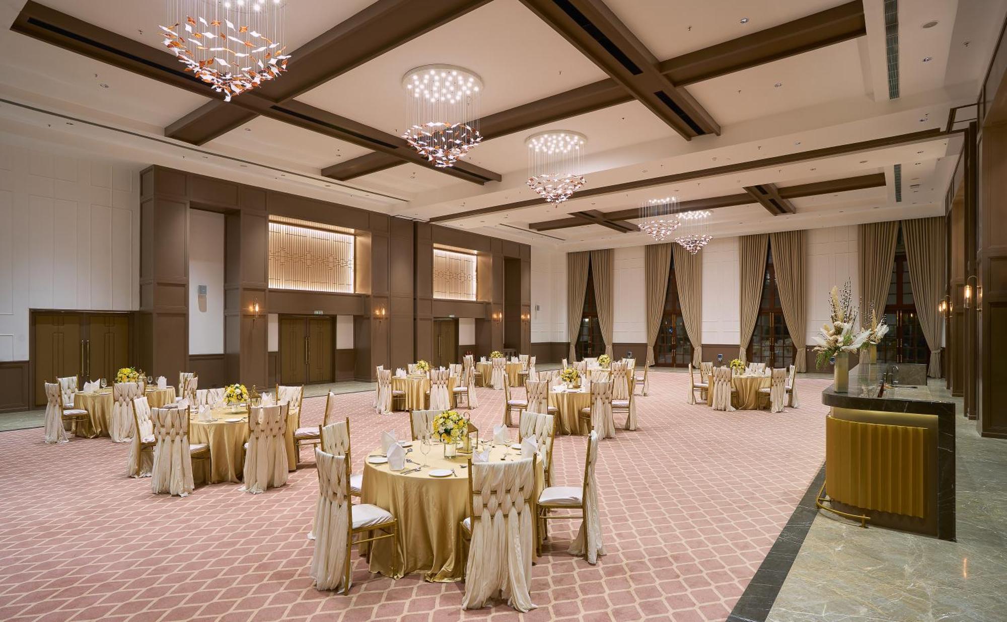 Hotel Dlf Club 5 Gurgaon Esterno foto
