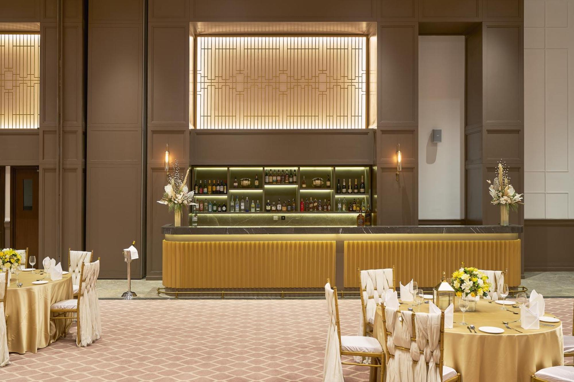 Hotel Dlf Club 5 Gurgaon Esterno foto