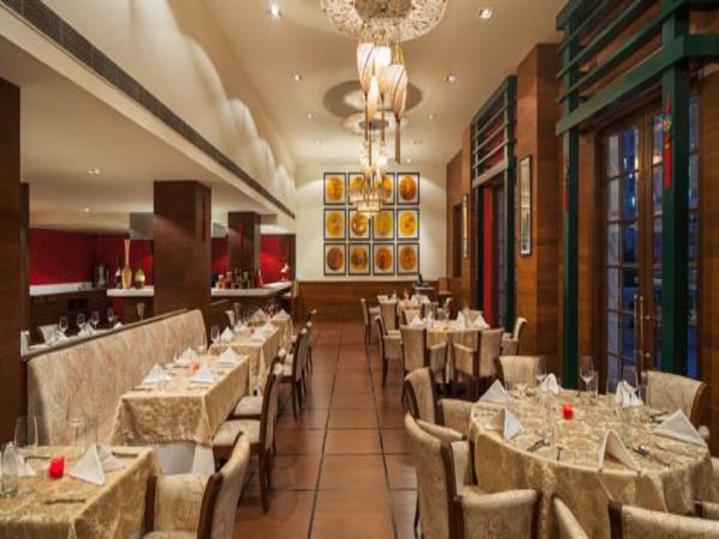 Hotel Dlf Club 5 Gurgaon Esterno foto