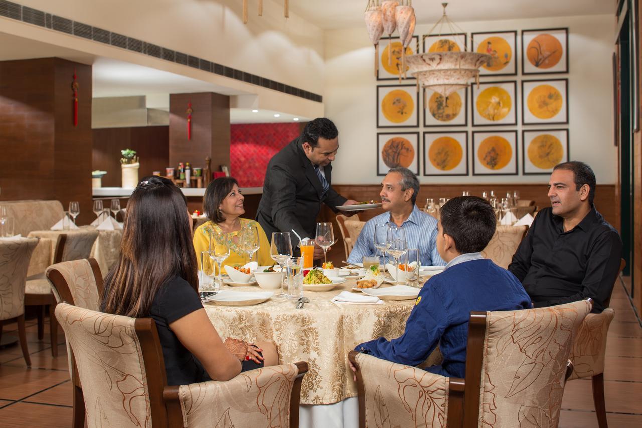 Hotel Dlf Club 5 Gurgaon Esterno foto